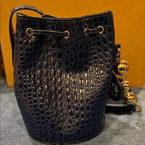 Gianni Versace Elegant Blue Croc-Embossed Bucket Bag - Picture 4 of 8